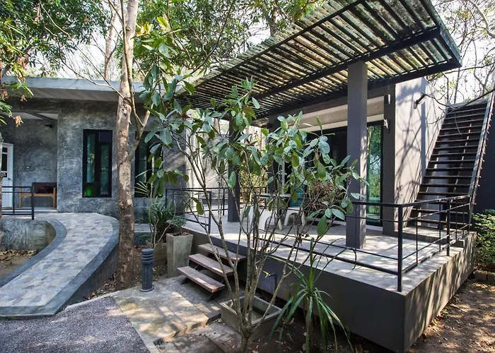 ที่พักพร้อมอาหารเช้า Baan Naratawan
