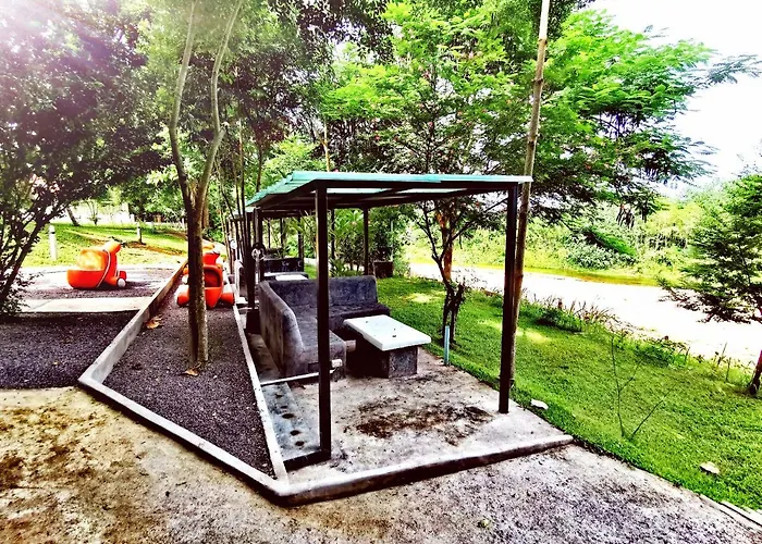 Baan Naratawan ที่พักพร้อมอาหารเช้า สวนผึ้ง