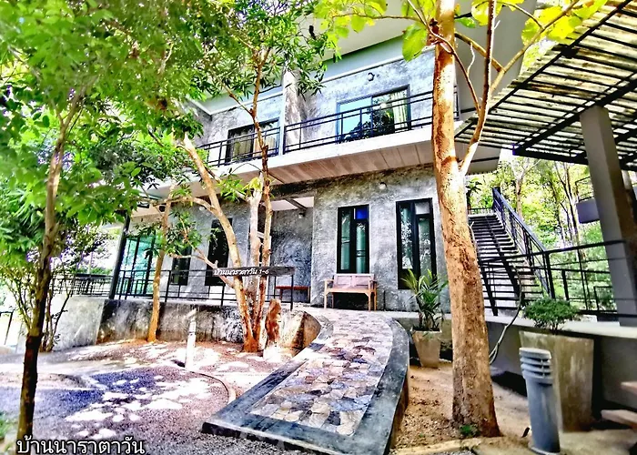 ที่พักพร้อมอาหารเช้า Baan Naratawan สวนผึ้ง