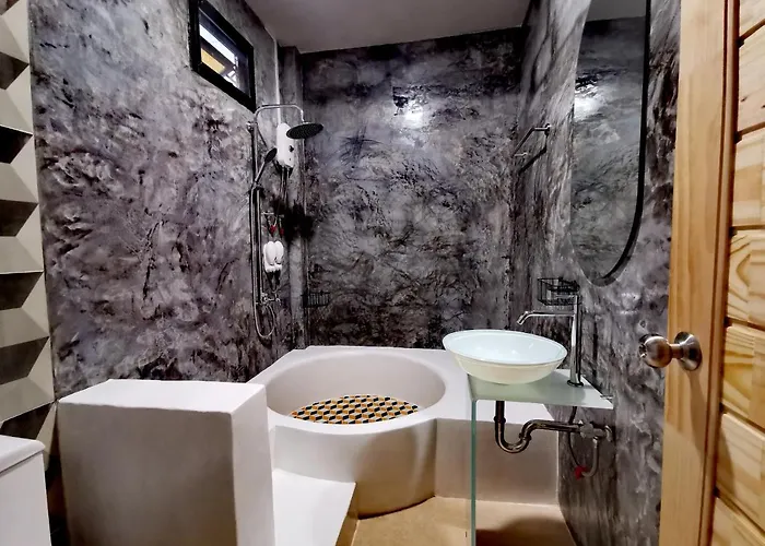 ที่พักพร้อมอาหารเช้า Baan Naratawan 3*