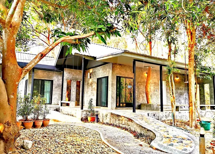 Baan Naratawan