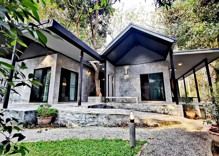 Baan Naratawan ที่พักพร้อมอาหารเช้า สวนผึ้ง